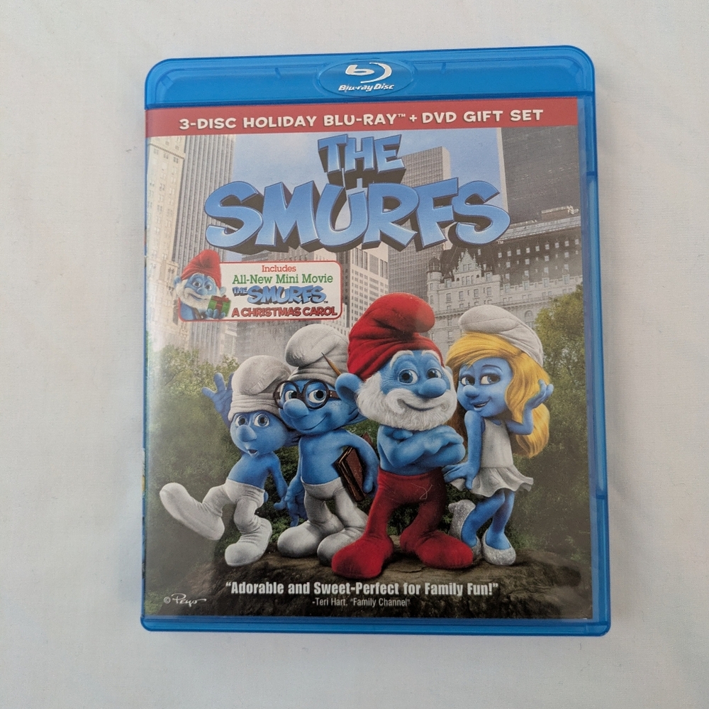 The Smurfs (2011) 3 disc holiday Blu-ray + DVD gift set